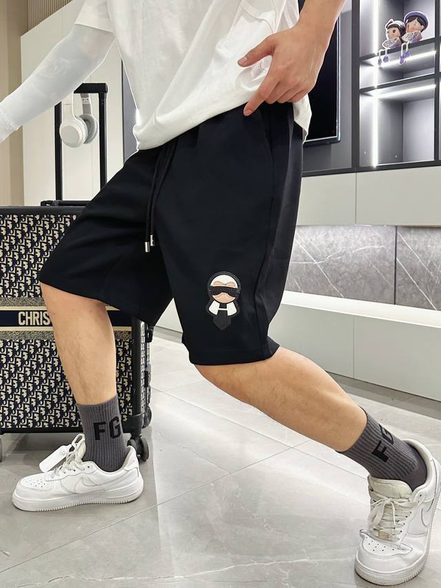Fendi's new 2025 summer men's casual shorts, featuring all three logos. Made fr