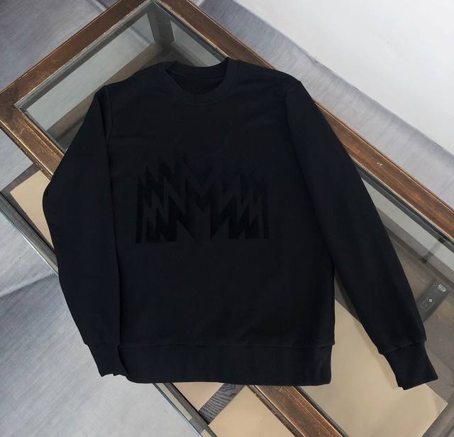 In stock, is the latest regular-size sweatshirt in the running style, exclusive