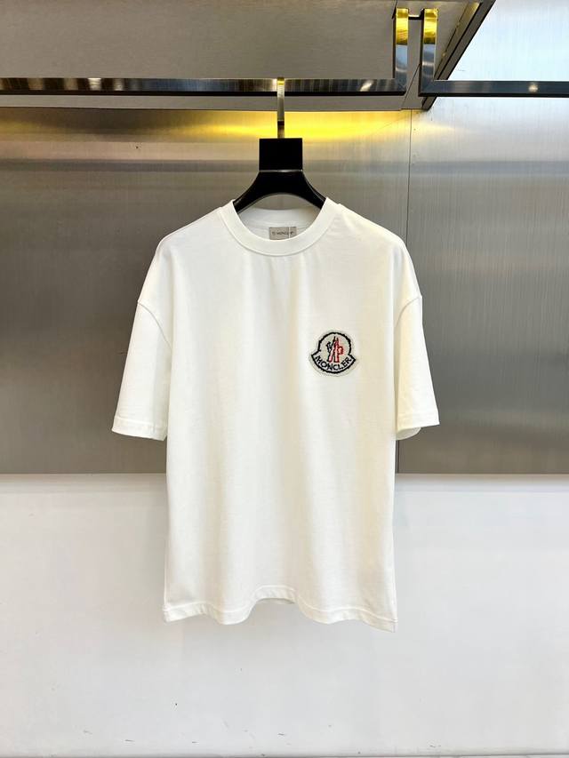 Moncler, 2025 Spring/Summer men's new round-neck short-sleeved T-shirt. Made fro