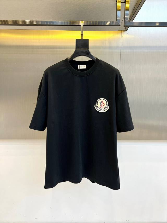 Moncler, 2025 Spring/Summer men's new round-neck short-sleeved T-shirt. Made fro