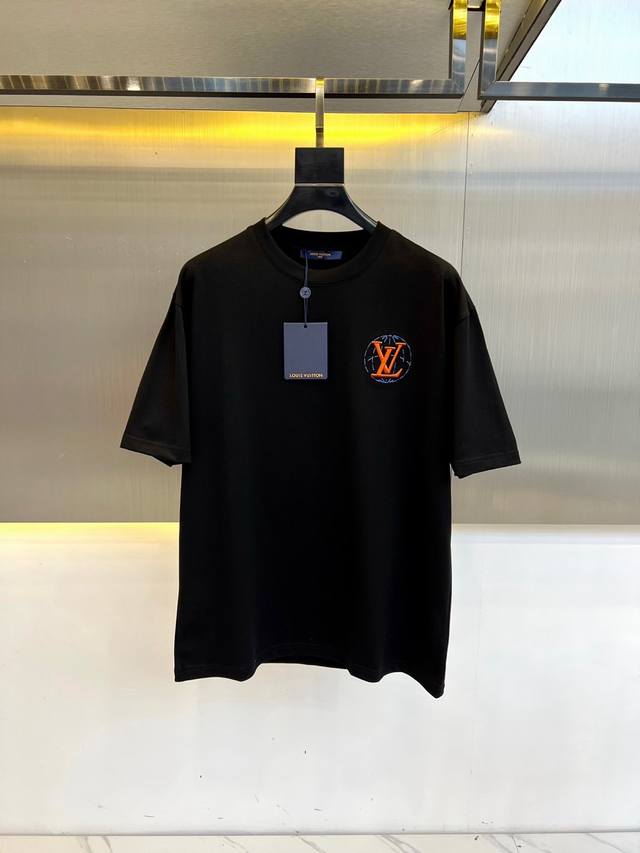 Lv , 2025 Spring/Summer new embroidered logo short-sleeved T-shirt. Made from im