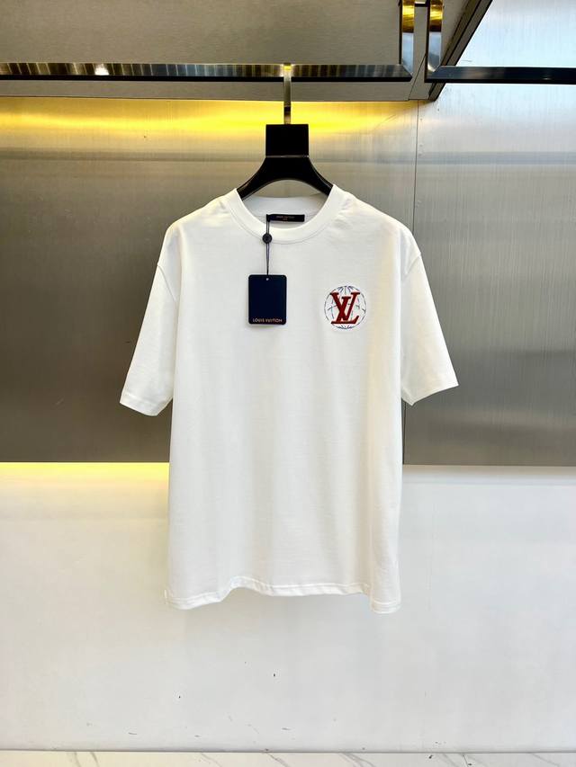 Lv, 2025 Spring/Summer new short-sleeved T-shirt with embroidered logo. Made fro
