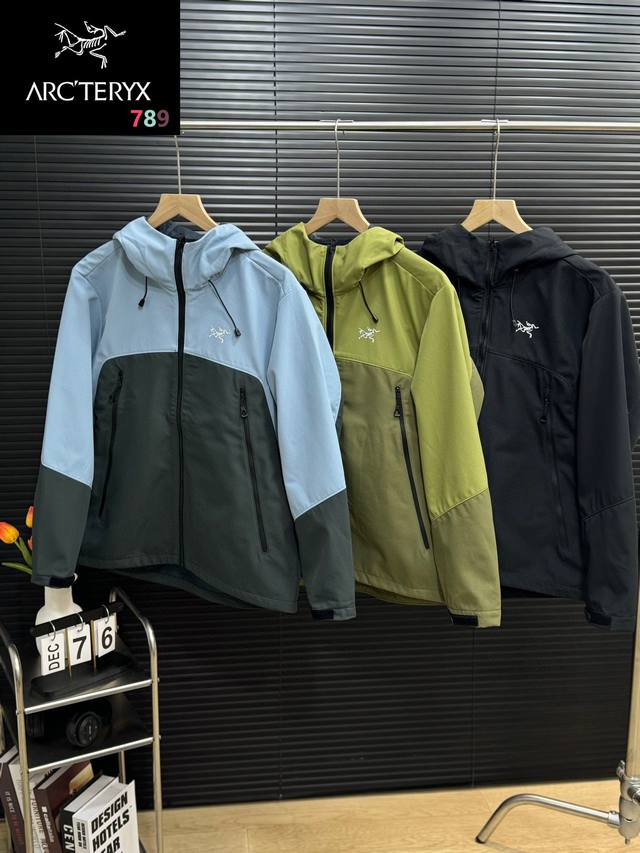 Arc'Teryx Arc'Teryx Autumn Colorblock Softshell Windproof and Waterproof Fleece