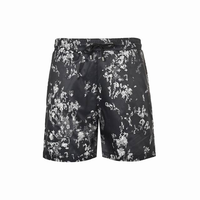 Louis Vuitton 25Ss ink-wash monogram beach shorts DDD. Crafted from woven fabric