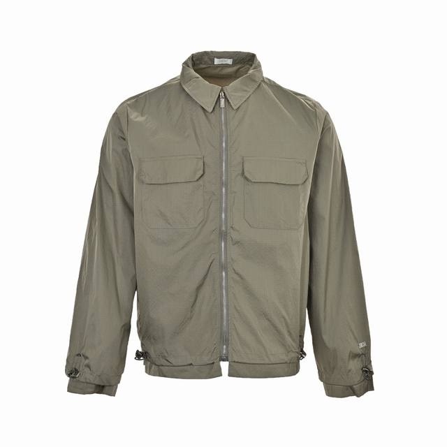 Dior 24Fw Multi-Pocket Zippered Jacket DDD. Its stylish, fashionable color schem