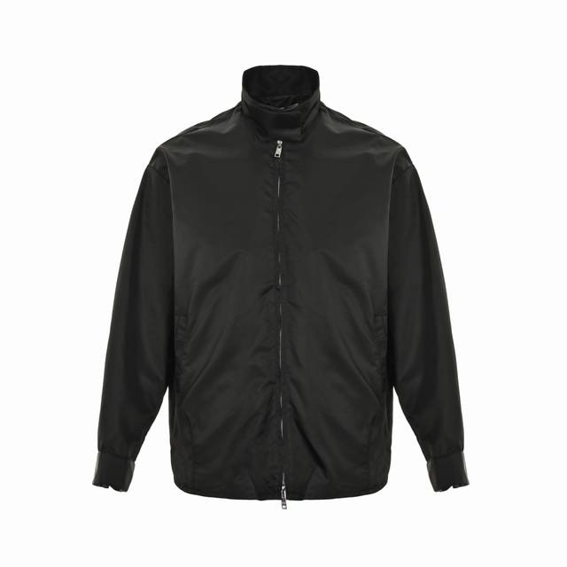 Prada 25Fw jacket with a stand-up collar and a triangle logo on the back. DDD. C