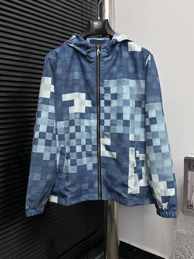 Louis Vuitton's new 2025 checkerboard logo print hooded couple's jacket DDD. Mad