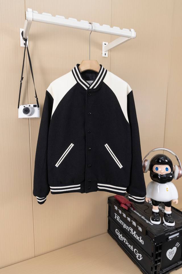 Top-of-the-line version Ce 24Fw shoulder-stitched leather baseball jacket. The j