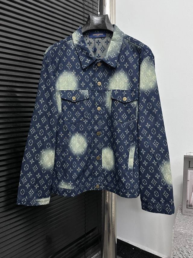 Louis Vuitton Louis 25Ss jacquard jacket and shirtThis shirt-collar jacket featu