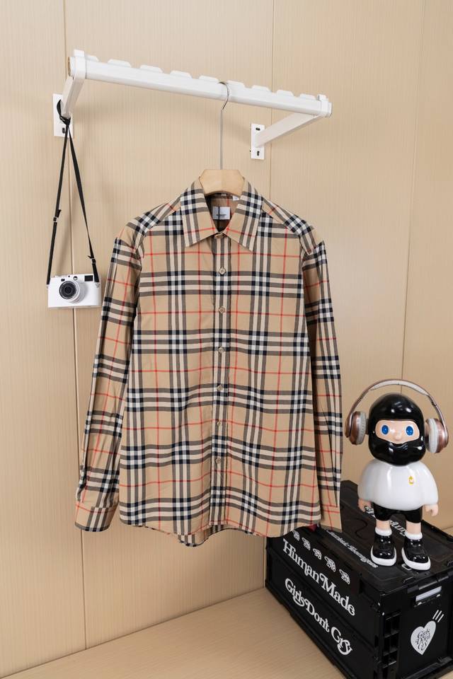 Top-of-the-line version Burberry's hot-selling checkered stretch cotton poplin