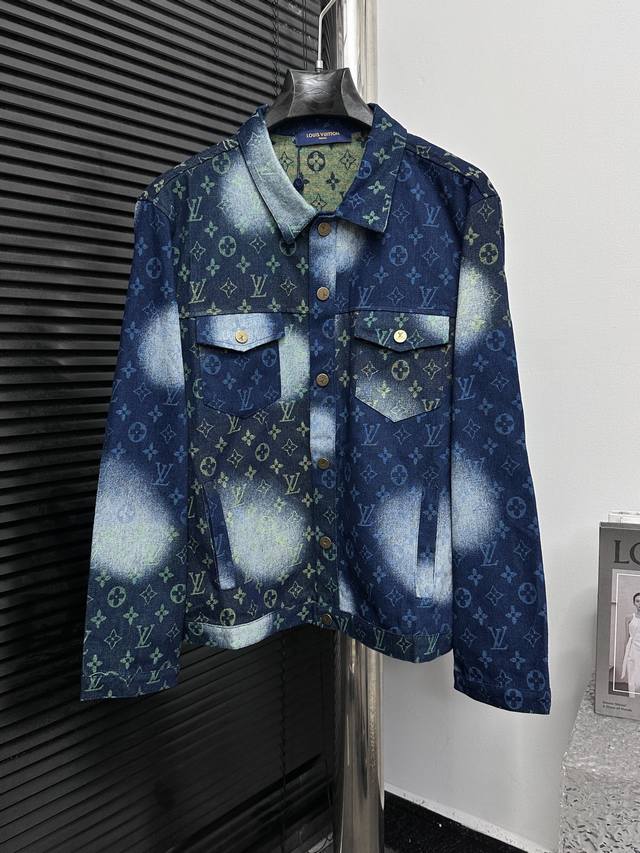 Louis Vuitton Louis 25Ss jacquard jacket and shirtThis shirt-collar jacket featu