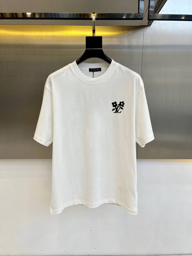 Lv New summer printed logo casual short-sleeved T-shirt. Made from imported 100%