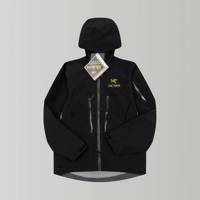 Hardshell High-End Jacket Arc'teryx Alpha SV | Face your limits and meet at the