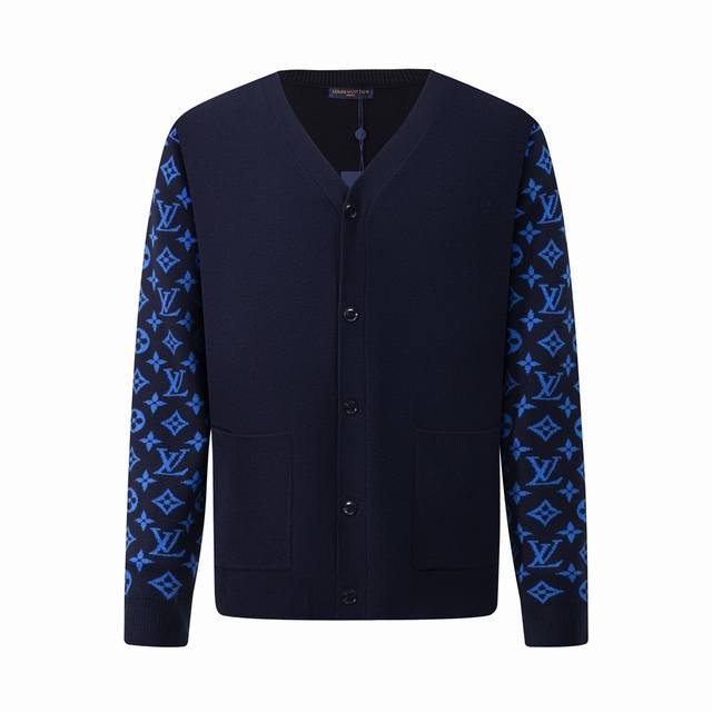 Lv. New style knitted cardigan with woven hem. Made of combed wool, custom-dyed