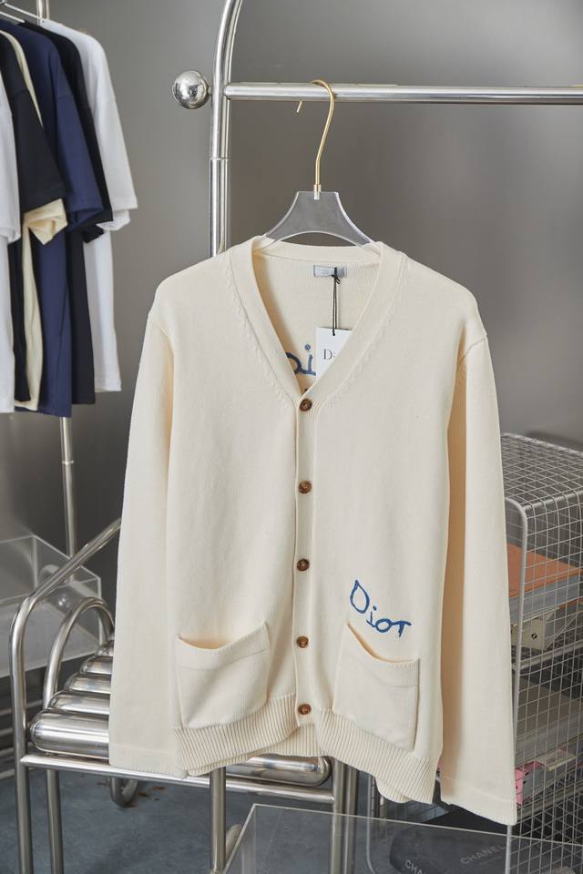 Cd Letter Embroidered Knitted Cardigan Sweater A must-have for everyday commutin