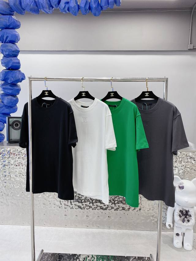 Gift box, style number: F003. Available in four limited-edition washed, black,