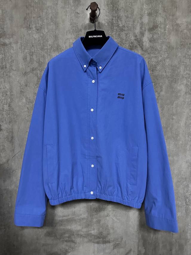 Miu Miu 25Ss poplin waisted jacket. Fabric: Custom-dyed plain combed cotton. Imp