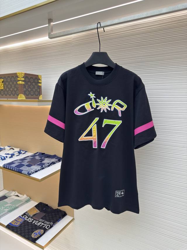 Dior Collaboration Hlton Short-Sleeved T-Shirt Authenticity: 1 0 Purchased and D