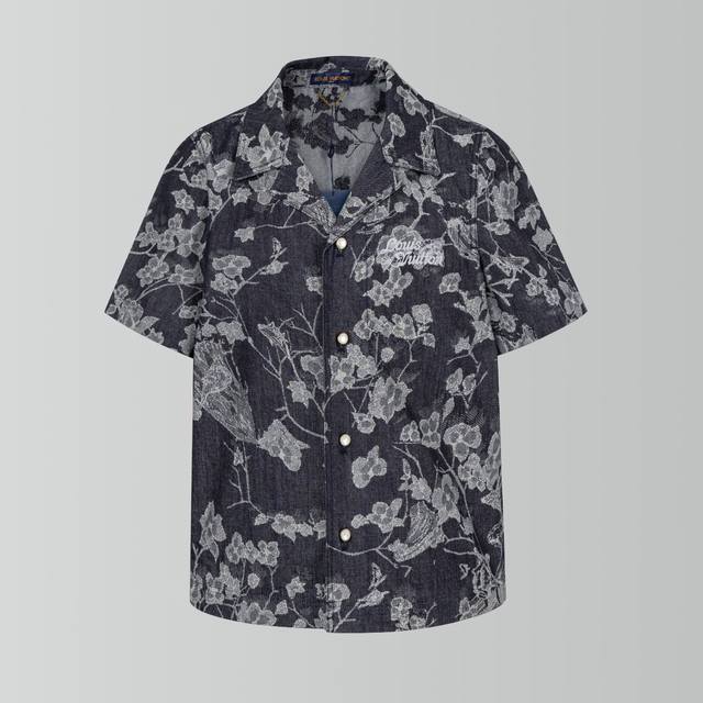 Highest Quality Lv White Flower Surf Short Sleeve Denim denim features an all-ov