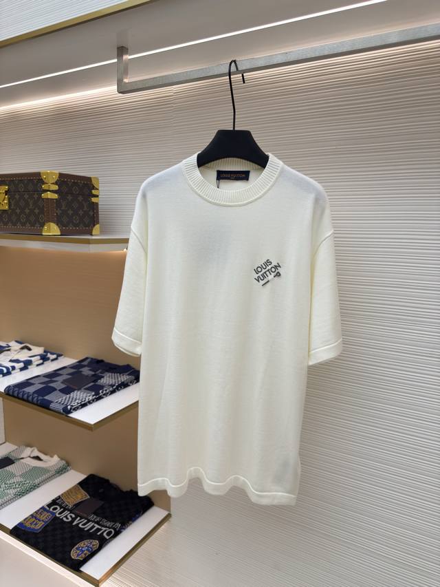 Louis Vuitton embroidered letter pin short sleeve Authentic: Purchased for devel