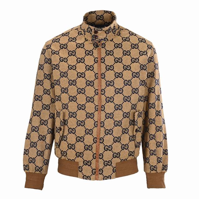 Gucci's new Gucci stand-up collar jacket with floral and leather patchwork and D