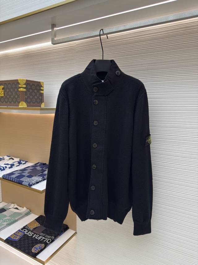 Stone Island Cardigan Sweater Authentic: 3621 purchased and developed Item No.: