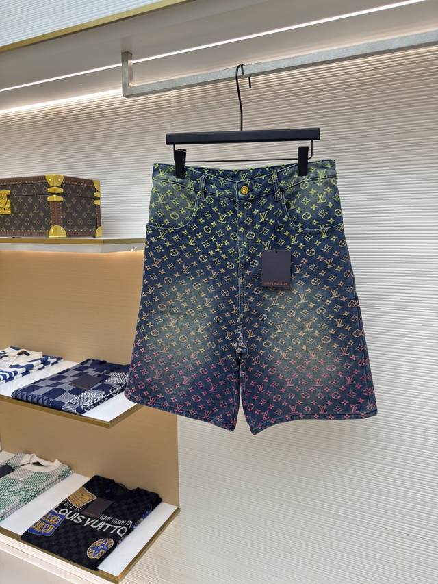 Louis Vuitton gradient jacquard denim shorts Authentic: 16900 purchased and deve