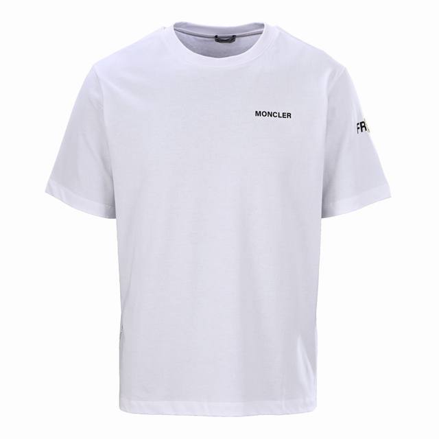 The Moncler and Hiroshi Fujiwara collaboration short-sleeved circle T-shirt is c
