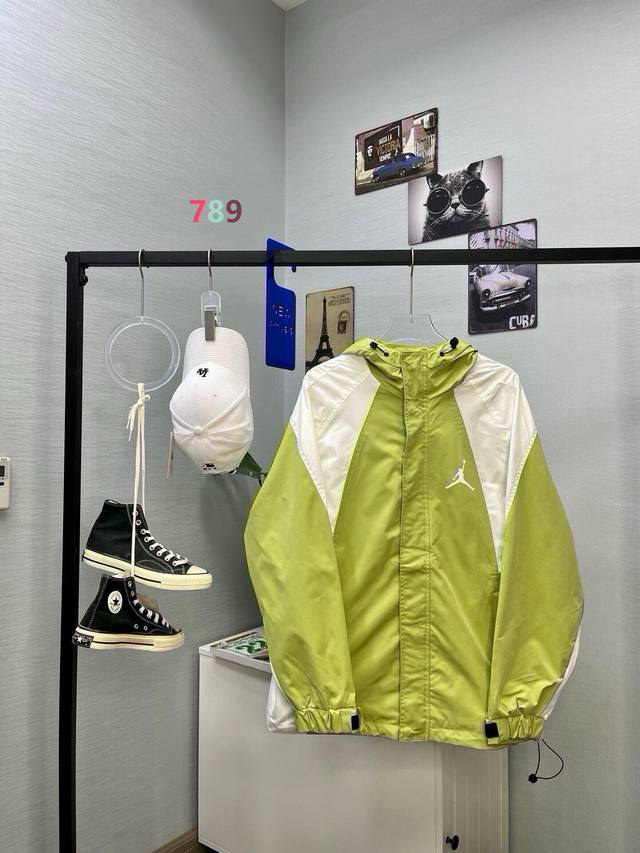 Jordan Patchwork Hooded Jacket This Air Jordan patchwork hooded jacket features