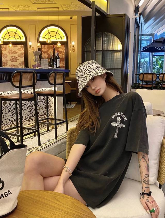 - Upper body consultation image Style: G05 - Premium version Chrome Hearts heav