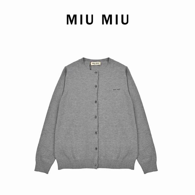 Miumiu Miu Miu 24Ss Embossed Logo Jacquard Lettering Crew Neck Knit Sweater Laye