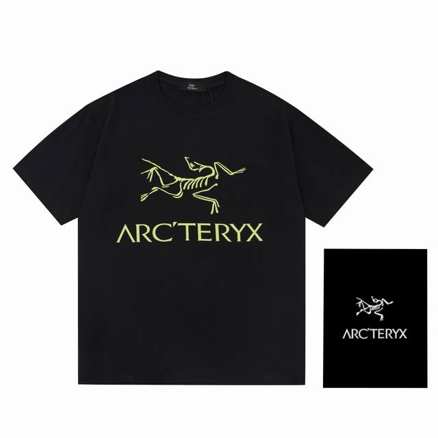 Style: T37 Arc' Teryx men's and women's green short-sleeve shirt with a large l
