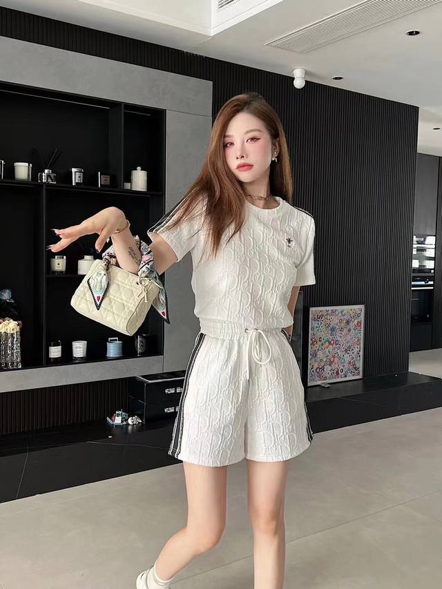 Custom embossed set / set SML Xl four sizes New style spot sale Dir