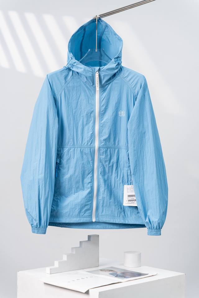 Light blue Kolon Sport windproof, waterproof, sunscreen, quick-drying, sweat-wic