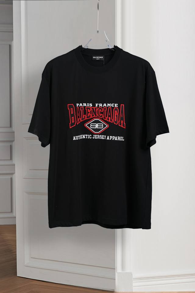 Balenc#Aga Paris' new large logo red embroidered English letter T-shirt DDD. Top