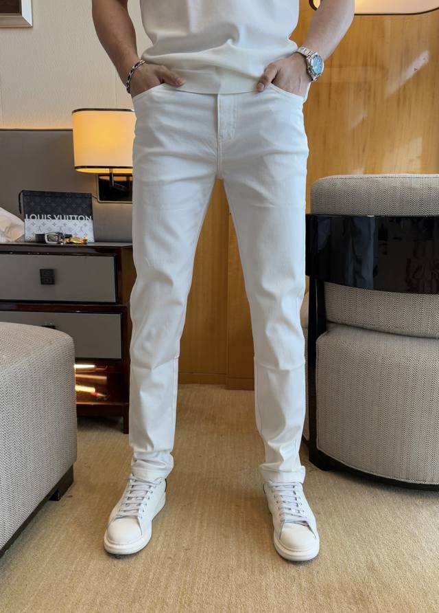 Lv 2025Ss Spring/Summer New Year's Day jeans. 1:1 original production, perfect f