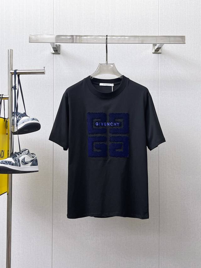 Givenchy three complete labels. 2025 summer newest short-sleeved shirt, availab
