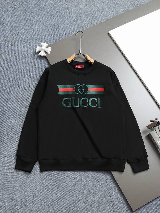 Bq Gucci's super classic embroidered colorblock logo. DDD's logo has been refine