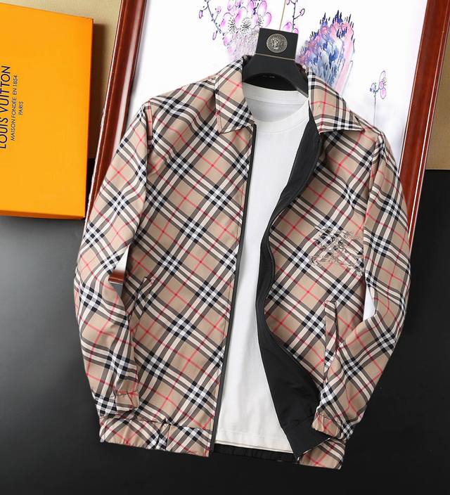Burberry's 2025 Spring hit, a new casual and fashionable jacket from the officia