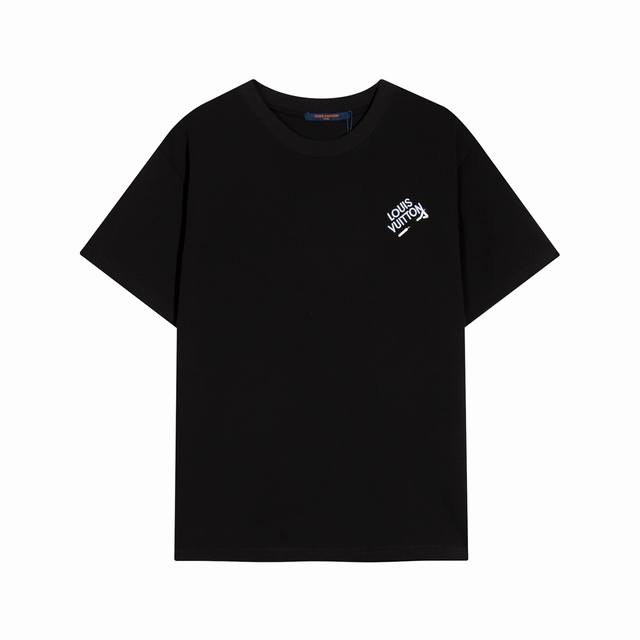 High-quality, exclusive custom-made, crew-neck short-sleeved shirt with LV pin