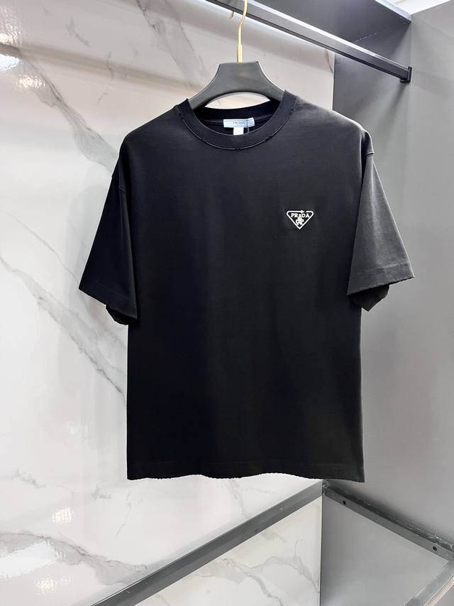 Prada's new summer 2025 short-sleeved T-shirt, a unique and artistic series, exc