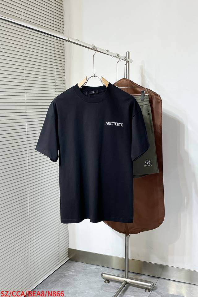 N866 St Arc'Teryx Arc24Ss short-sleeve shirt with chest logo print is made of 60