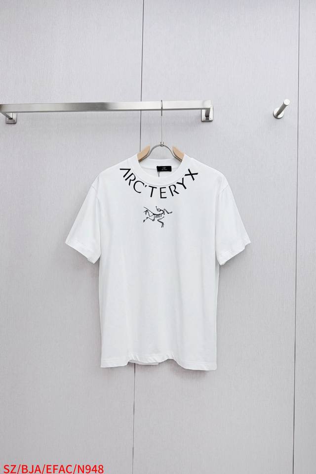 N948 Sz Arc'teryx's new double-layer, heavily crafted, letter-printed short-slee
