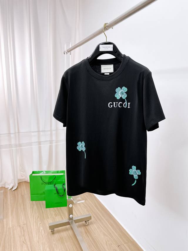 Gucci's 2025 new arrival, the latest short-sleeved crewneck T-shirt, is a high-e