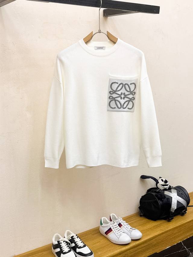 Loewe's new 2025 autumn and winter sweater counters simultaneously use wool + Te