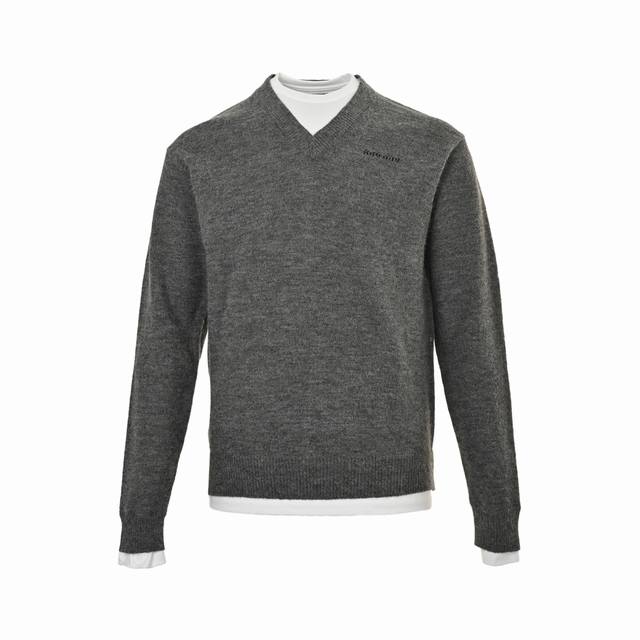 Miu Miu 25Fw Miu Small Label Fake Two-Piece Sweater Crafted from a specially mat