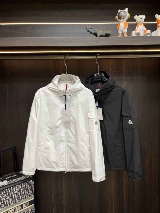 Featured: Moncler's new 2025 Spring/Summer hooded jacket. This fall's hottest p