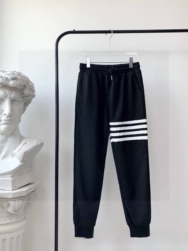 Thom Browne's new waffle-patterned, four-bar cropped pants are now available! Ma