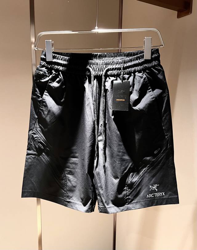 Arcter*X Arc'teryx Spring/Summer 2025 new casual sportswear shorts. Canada Goos