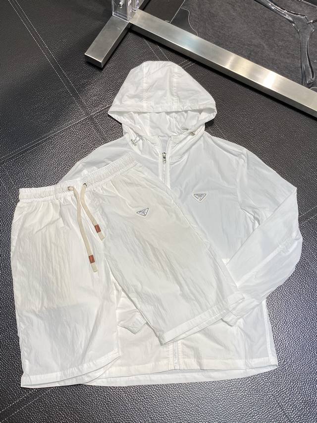 set. Exclusively available from Prada for the new spring/summer collection. Bre